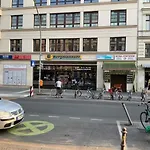 S37 Room22 Bergmannkiez * ברלין