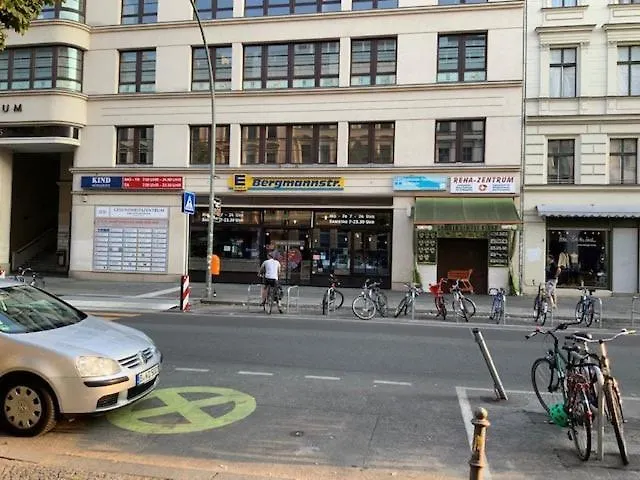 S37 Room22 Bergmannkiez * Berlin