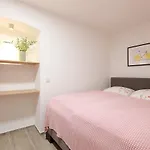 S37 Room22 Bergmannkiez * ベルリン