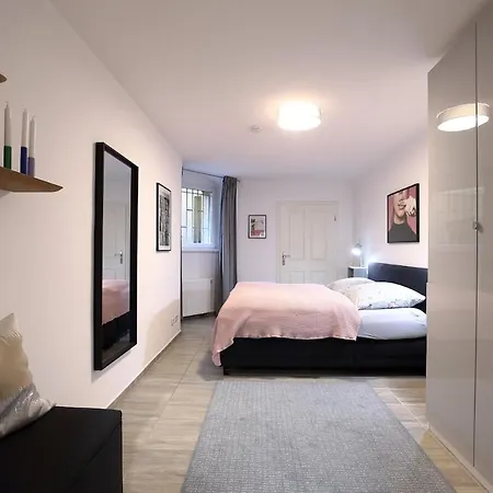 S37 Room22 Bergmannkiez * ברלין